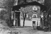 Haus am Wasserfall